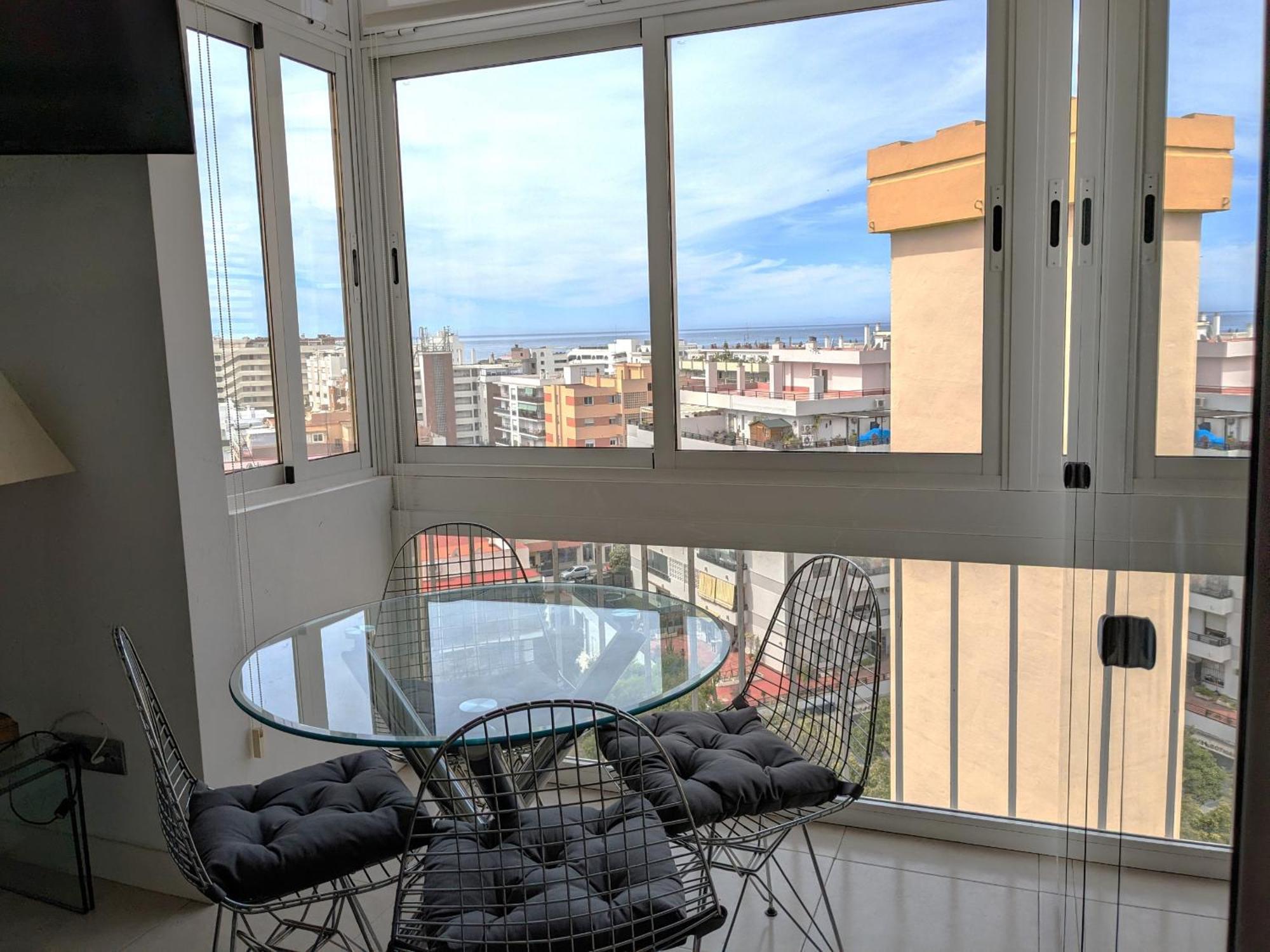 Apartamentos Con Vistas Y Terraza En 马尔韦利亚 外观 照片