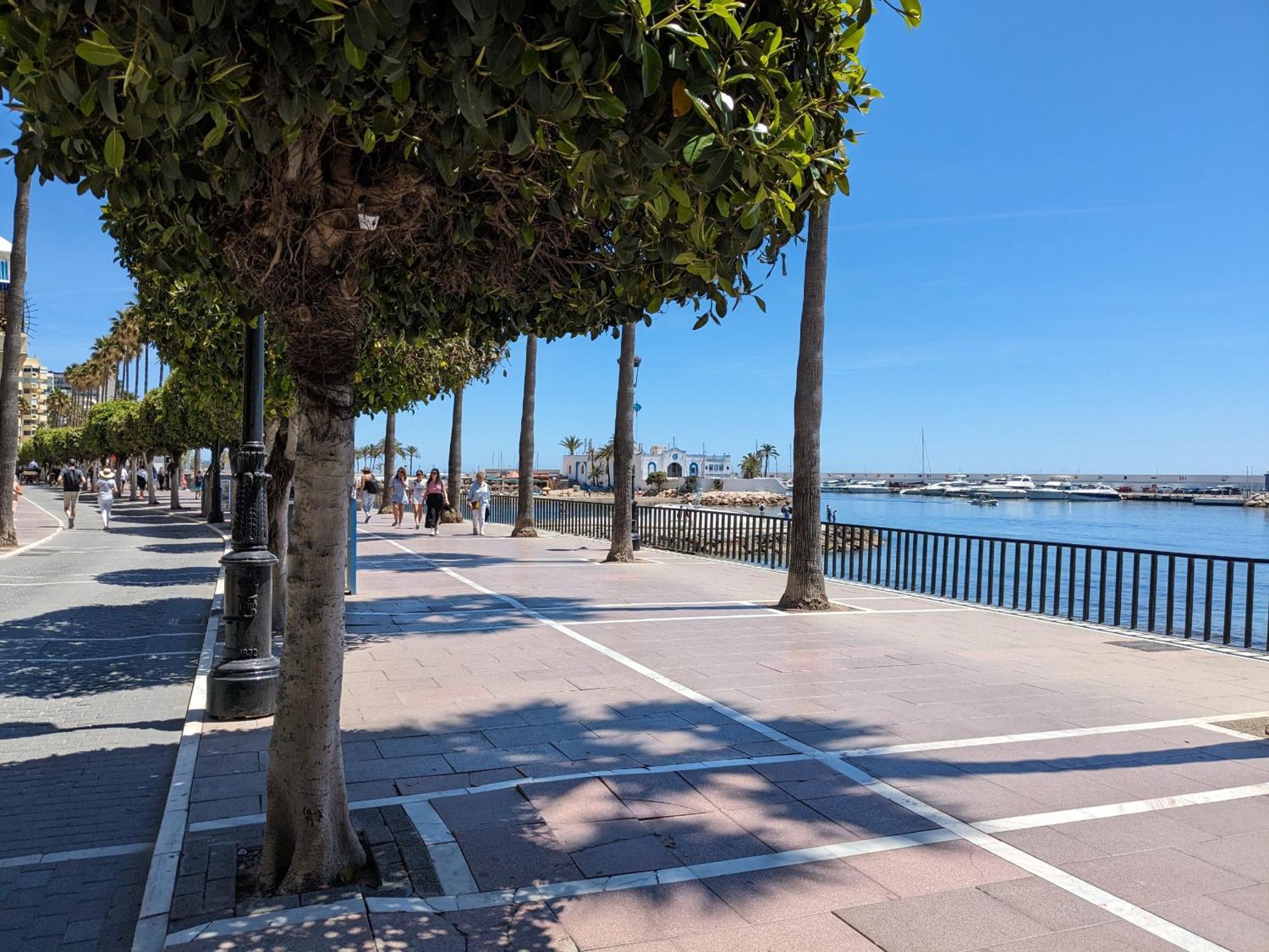 Apartamentos Con Vistas Y Terraza En 马尔韦利亚 外观 照片