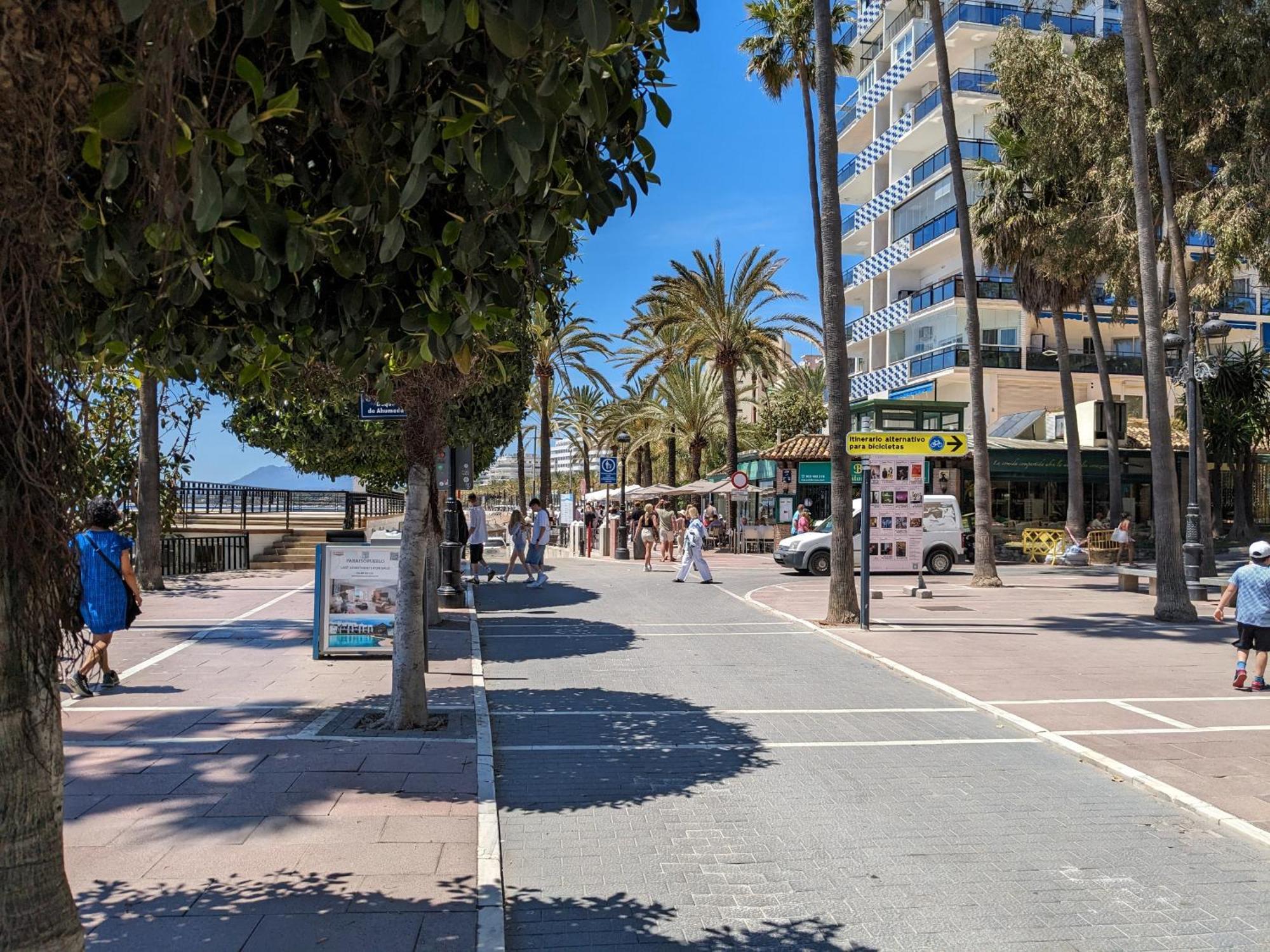 Apartamentos Con Vistas Y Terraza En 马尔韦利亚 外观 照片