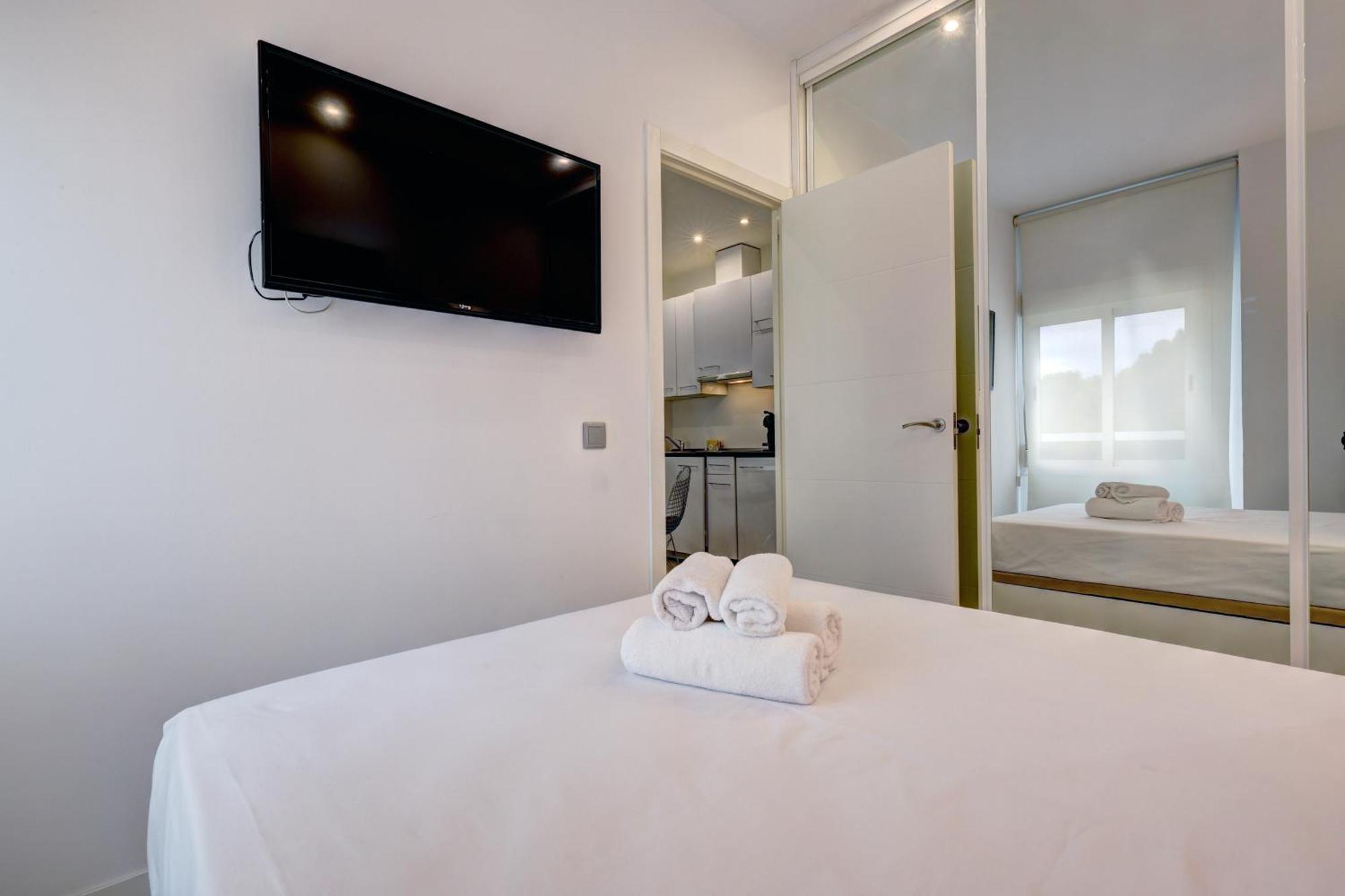 Apartamentos Con Vistas Y Terraza En 马尔韦利亚 外观 照片