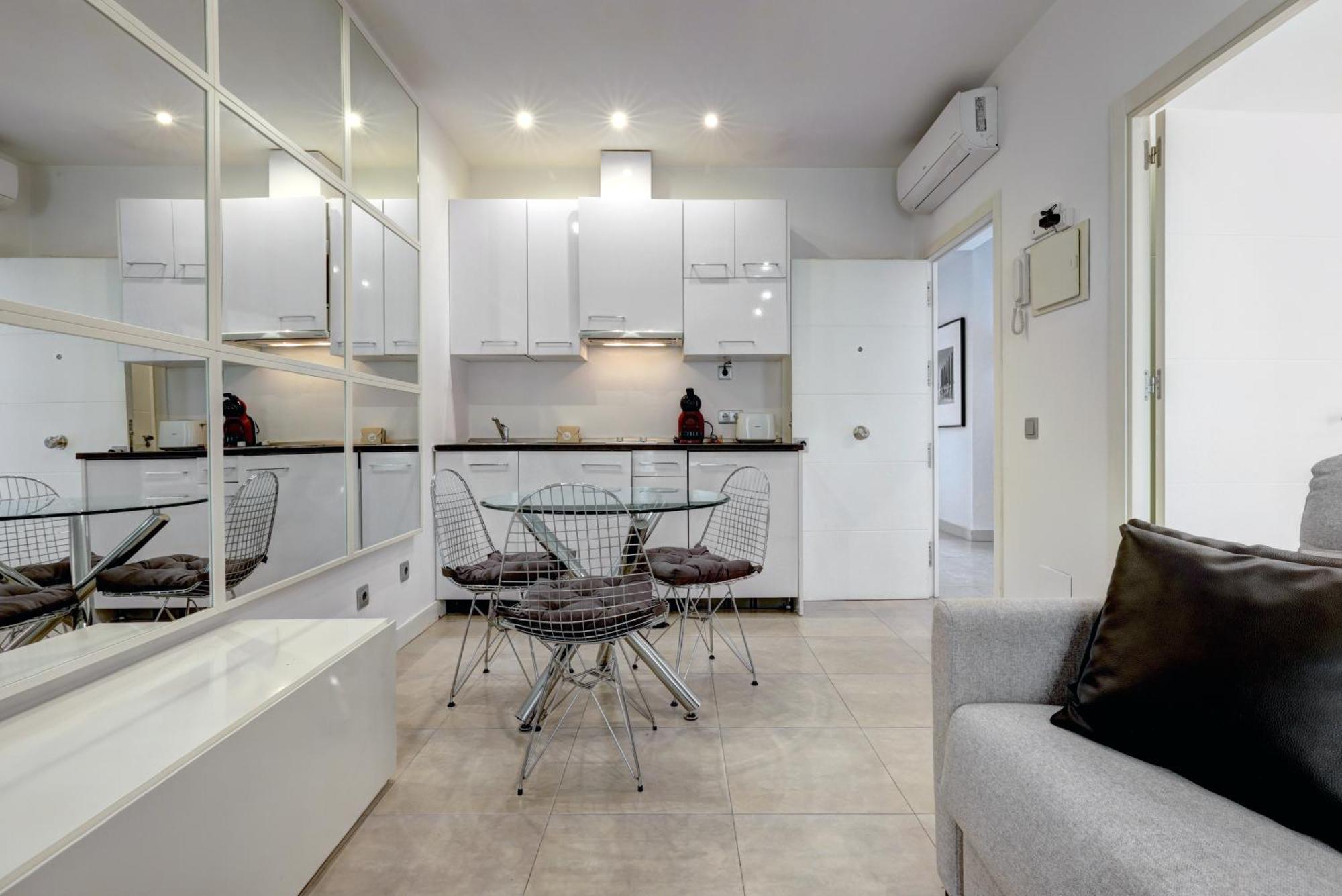 Apartamentos Con Vistas Y Terraza En 马尔韦利亚 外观 照片