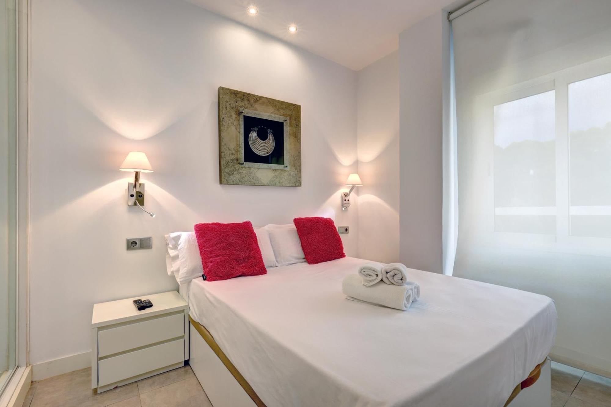 Apartamentos Con Vistas Y Terraza En 马尔韦利亚 外观 照片