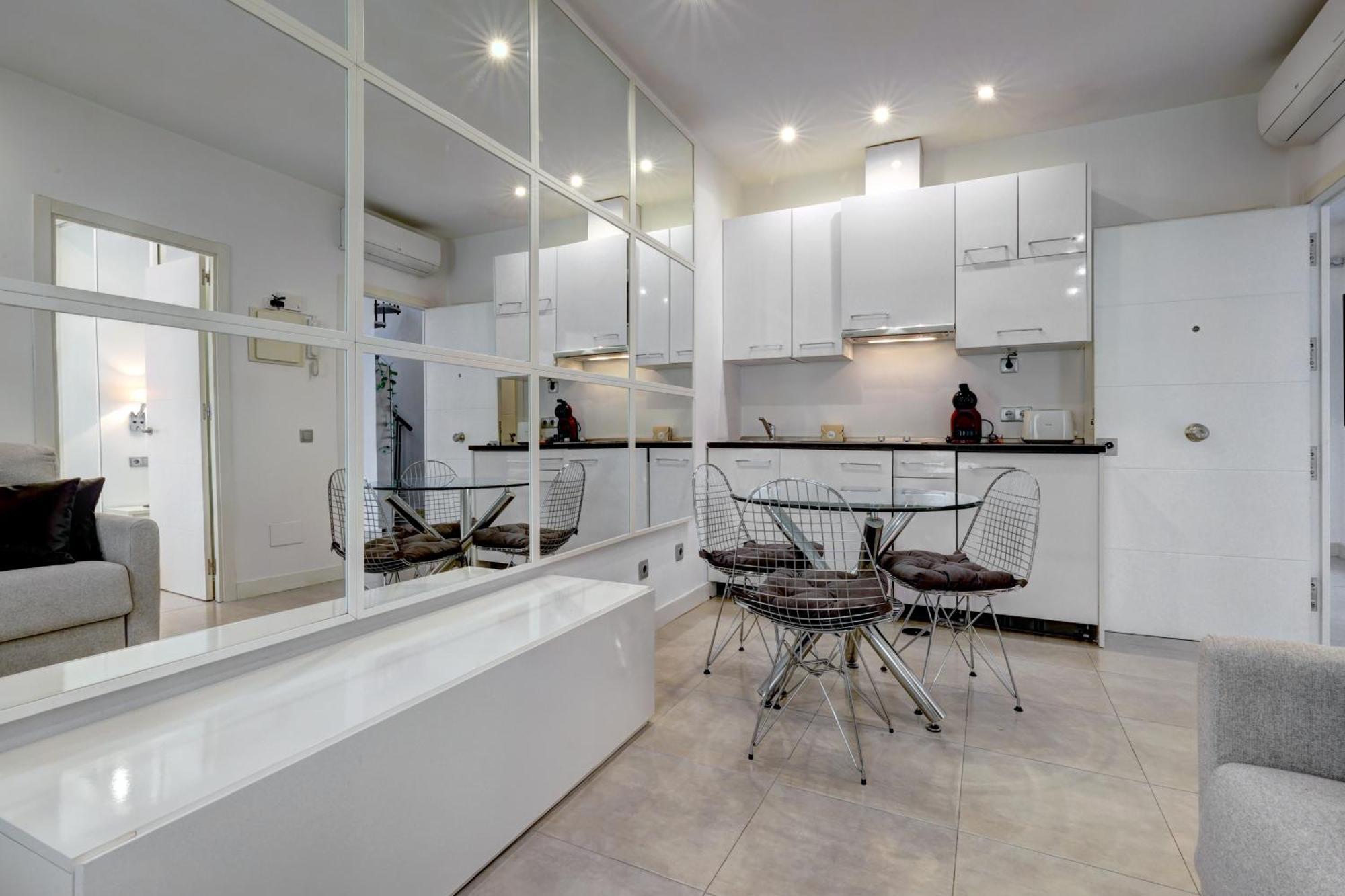 Apartamentos Con Vistas Y Terraza En 马尔韦利亚 外观 照片