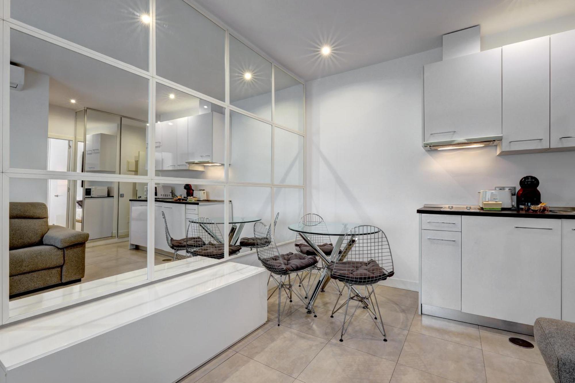 Apartamentos Con Vistas Y Terraza En 马尔韦利亚 外观 照片
