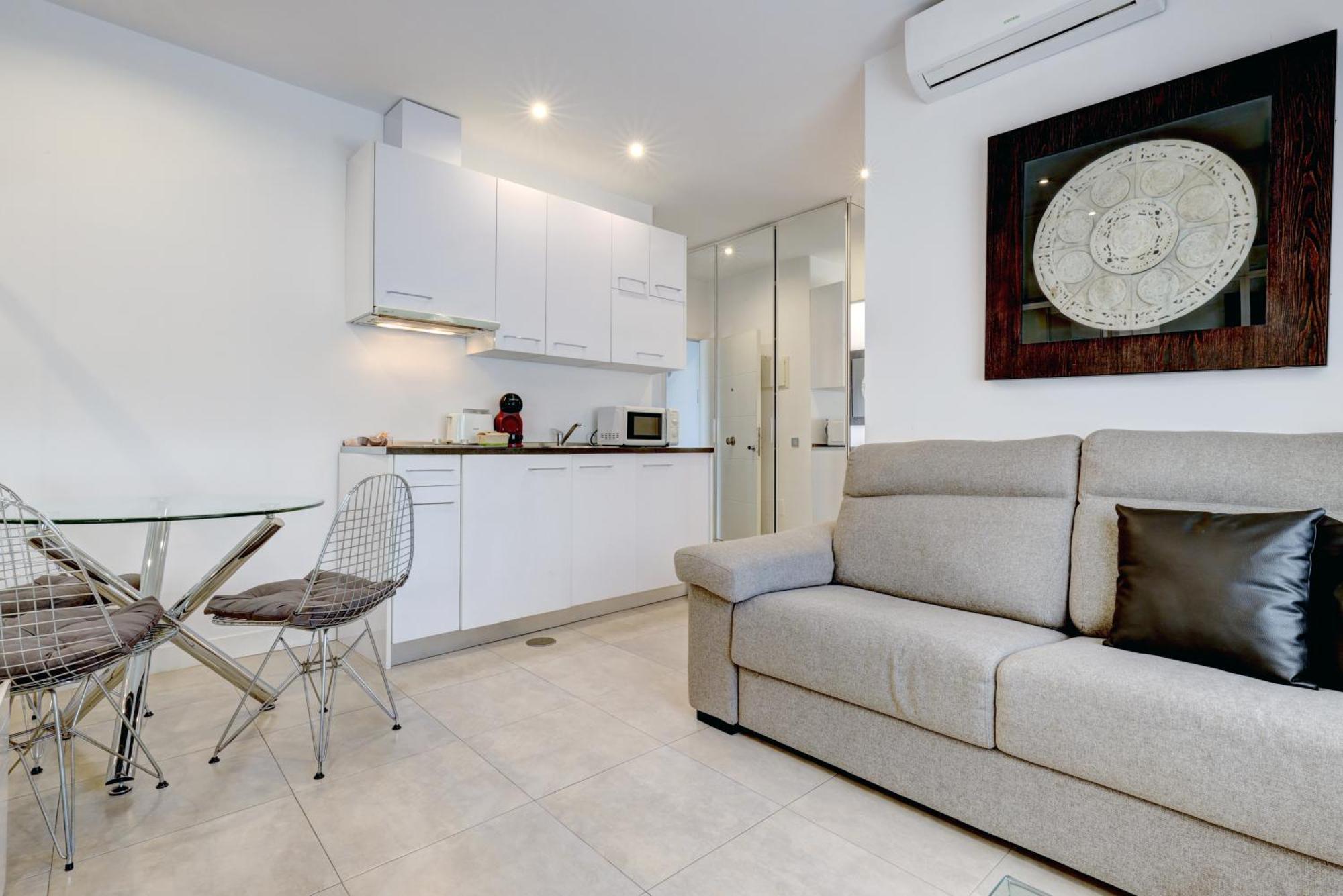 Apartamentos Con Vistas Y Terraza En 马尔韦利亚 外观 照片