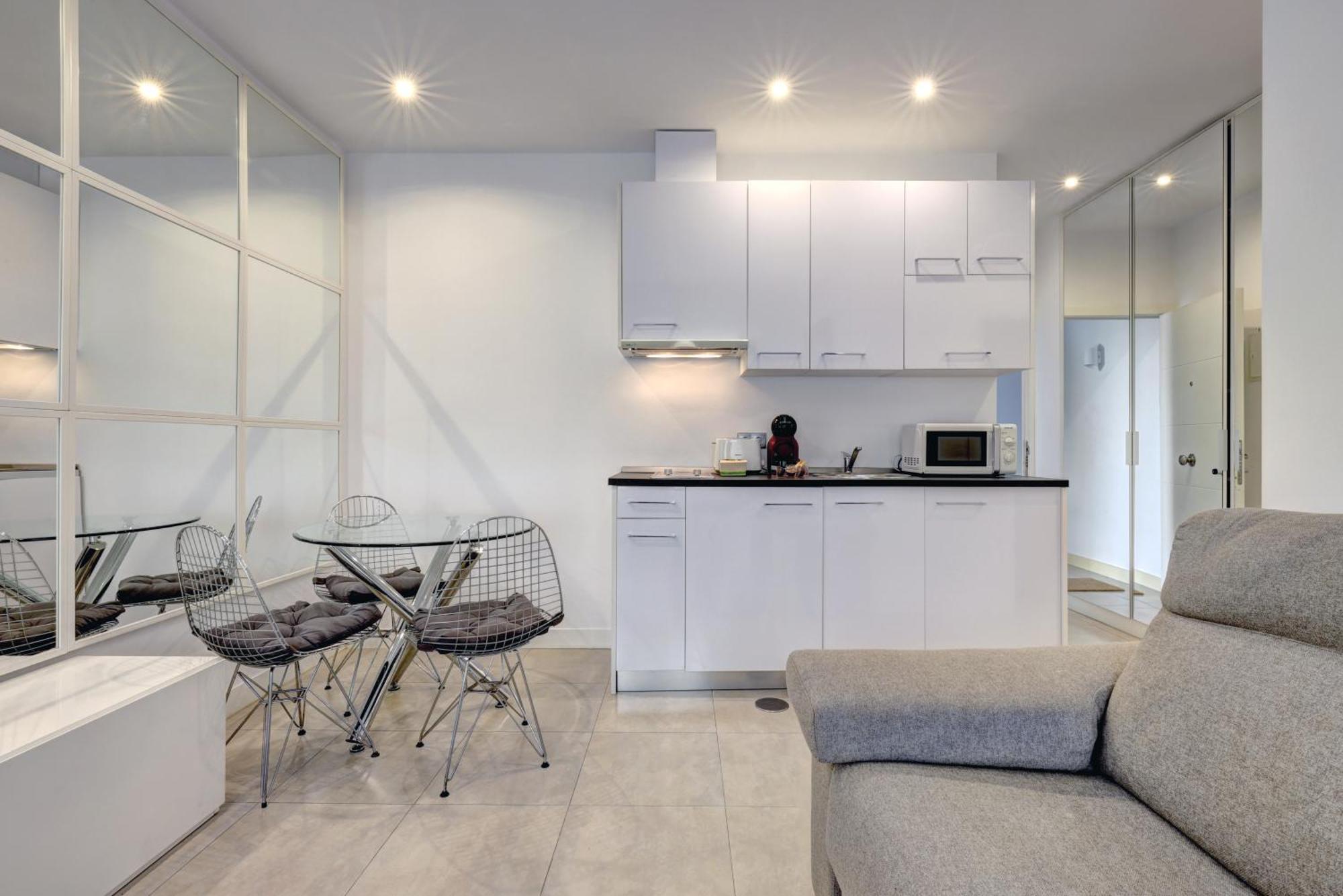 Apartamentos Con Vistas Y Terraza En 马尔韦利亚 外观 照片