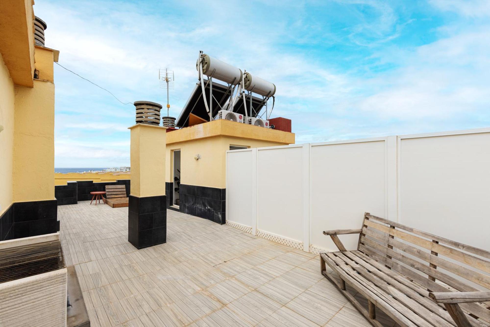 Apartamentos Con Vistas Y Terraza En 马尔韦利亚 外观 照片