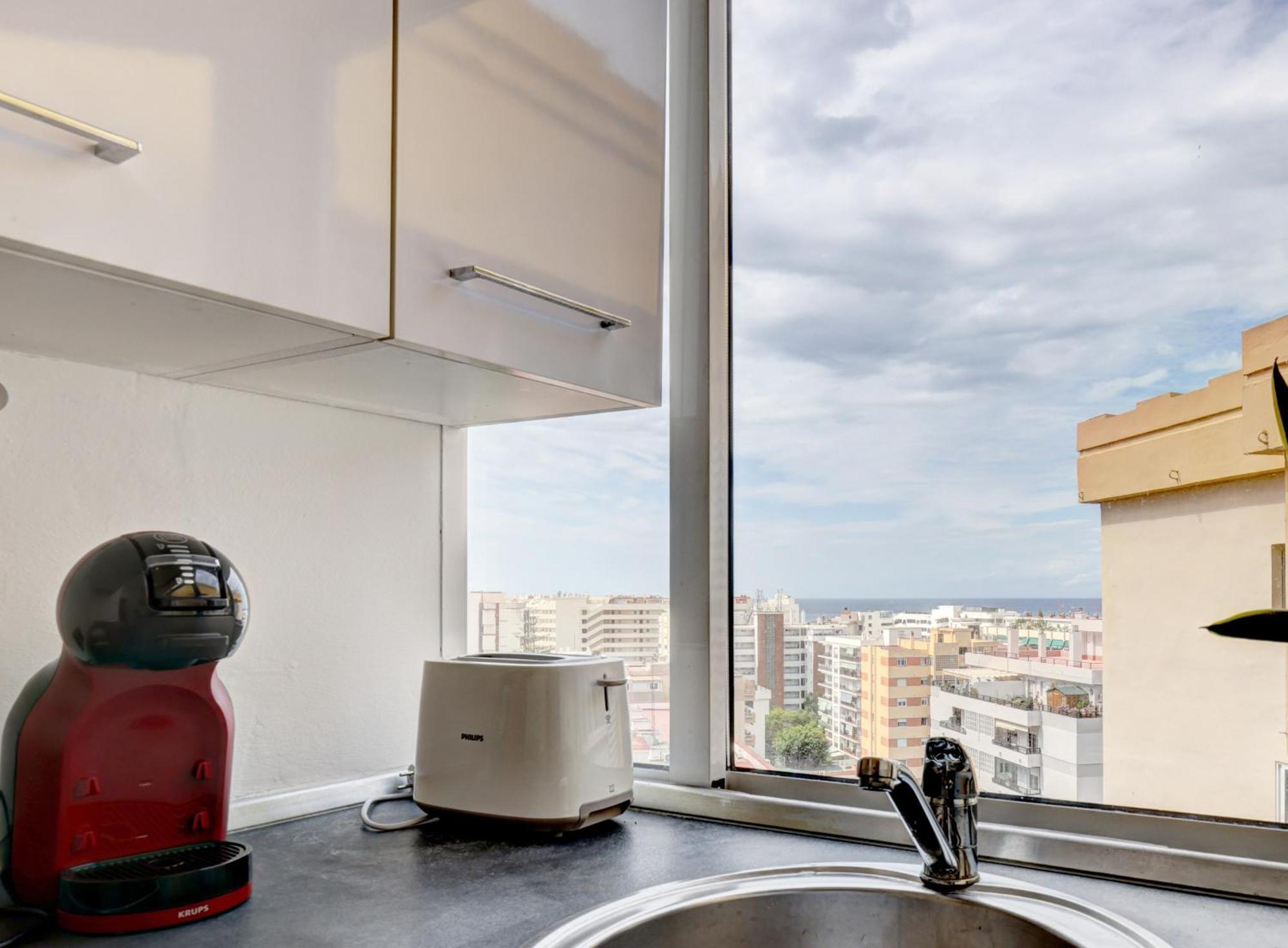 Apartamentos Con Vistas Y Terraza En 马尔韦利亚 外观 照片