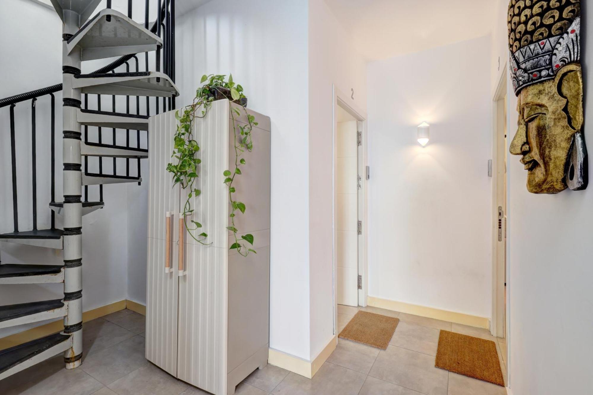 Apartamentos Con Vistas Y Terraza En 马尔韦利亚 外观 照片