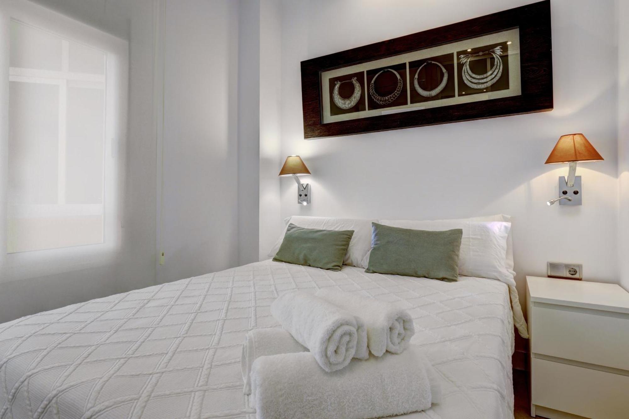 Apartamentos Con Vistas Y Terraza En 马尔韦利亚 外观 照片