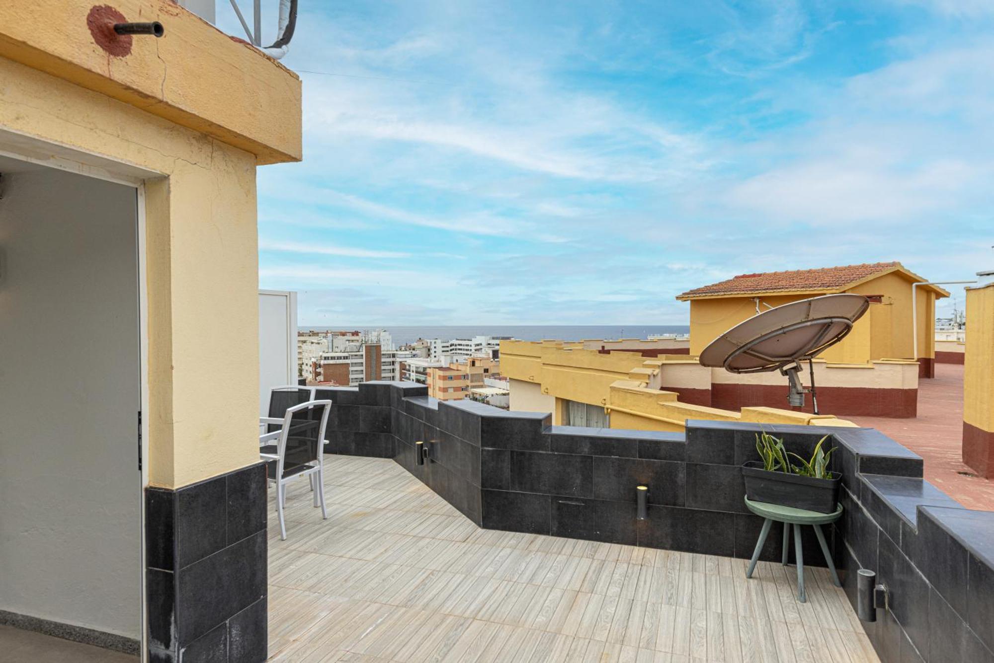 Apartamentos Con Vistas Y Terraza En 马尔韦利亚 外观 照片